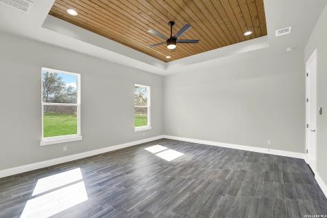 100 Hondo Ridge La Vernia TX 78121