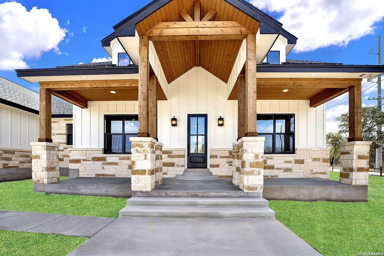 100 Hondo Ridge La Vernia TX 78121