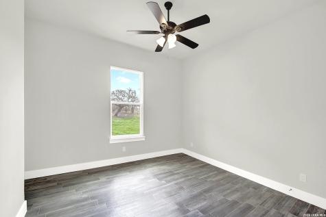 100 Hondo Ridge La Vernia TX 78121