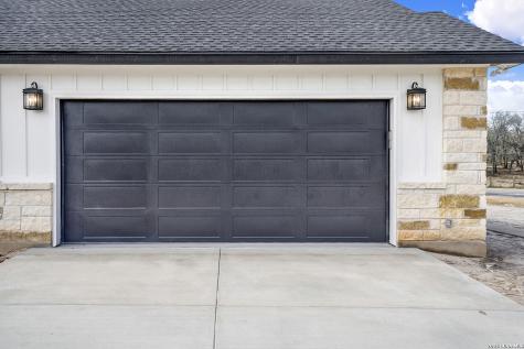 100 Hondo Ridge La Vernia TX 78121