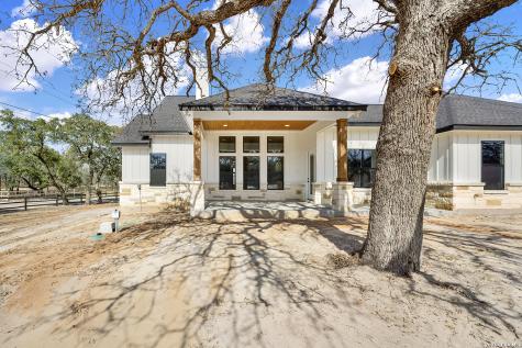 100 Hondo Ridge La Vernia TX 78121