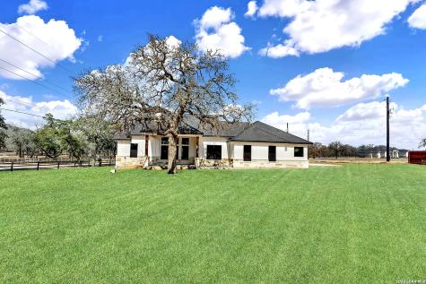 100 Hondo Ridge La Vernia TX 78121