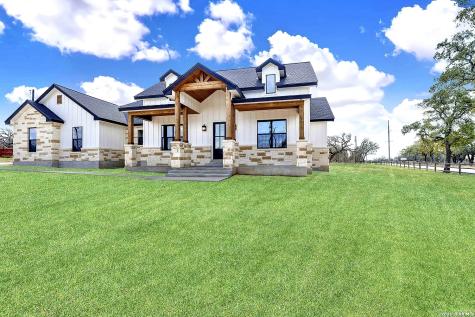 100 Hondo Ridge La Vernia TX 78121