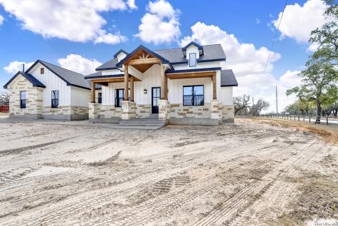 100 Hondo Ridge La Vernia TX 78121