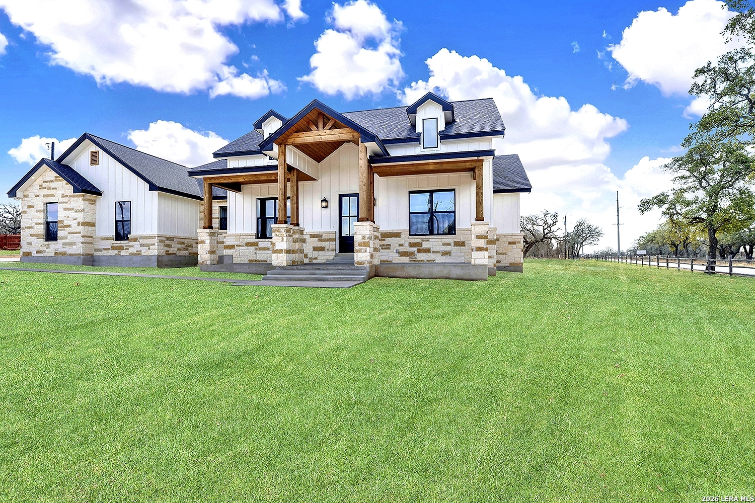 100 Hondo Ridge La Vernia TX 78121