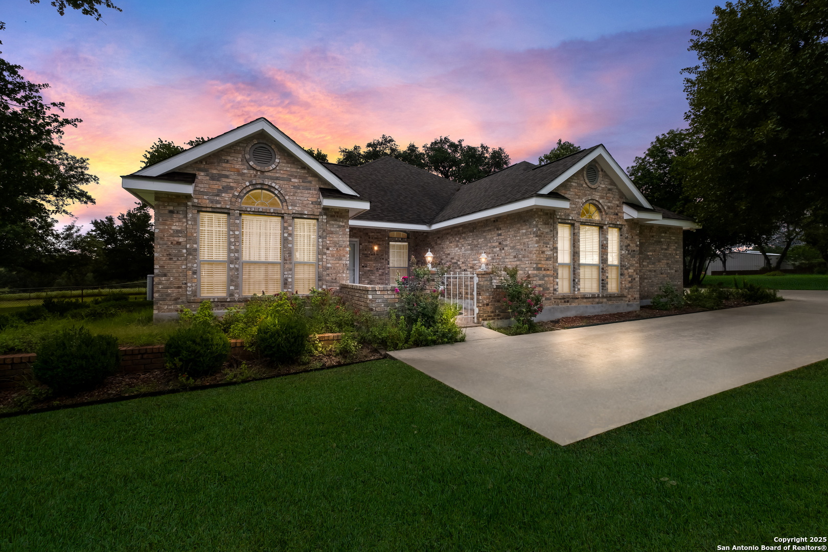 228 Fawn Lane Floresville TX 78114