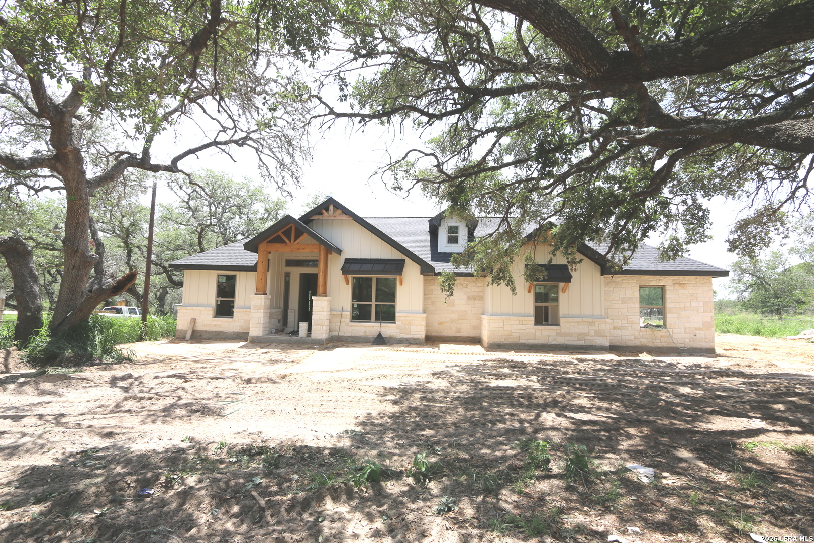 1114 Hummingbird Lane Adkins TX 78101