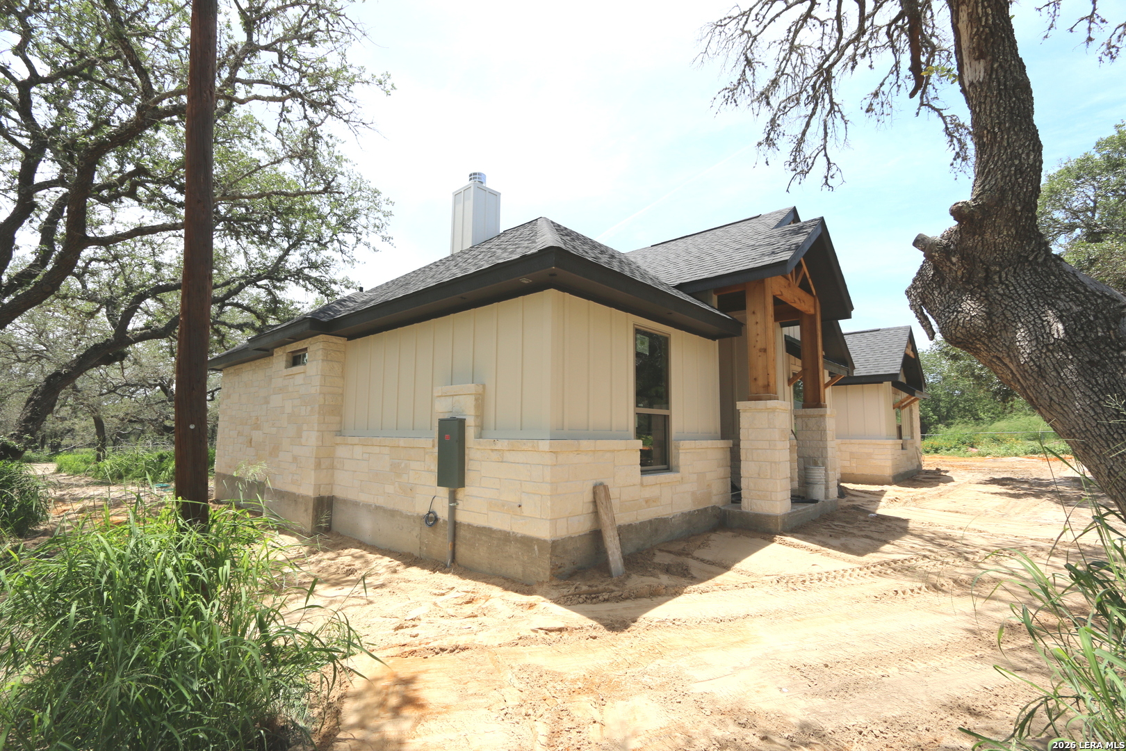 1114 Hummingbird Lane Adkins TX 78101