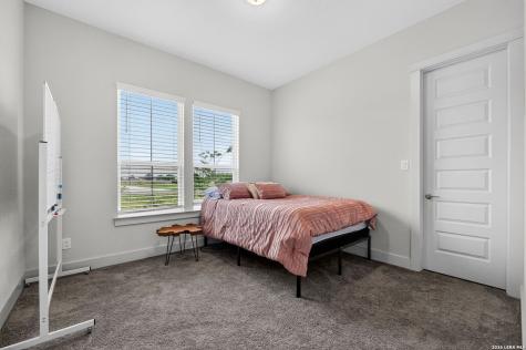 160 Pradera Ridge Floresville TX 78114