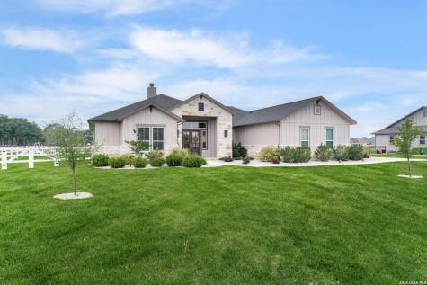 160 Pradera Ridge Floresville TX 78114