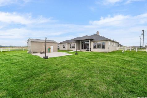 160 Pradera Ridge Floresville TX 78114