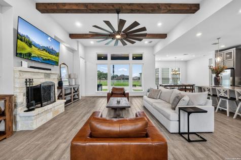 160 Pradera Ridge Floresville TX 78114