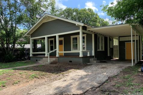 511 Peach Street Seguin TX 78155