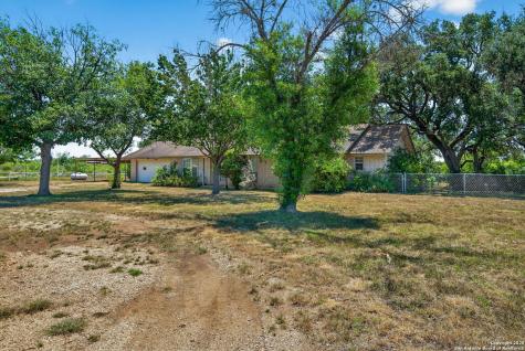 281 County Road 265 Hondo TX 78861