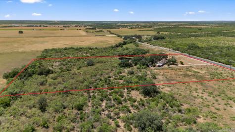 281 County Road 265 Hondo TX 78861