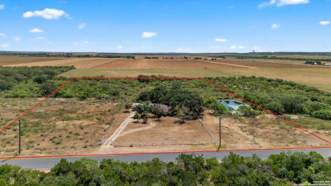 281 County Road 265 Hondo TX 78861