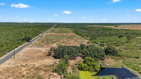 281 County Road 265 Hondo TX 78861