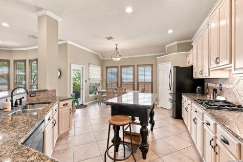 27 Great Wood Hollywood Park TX 78232