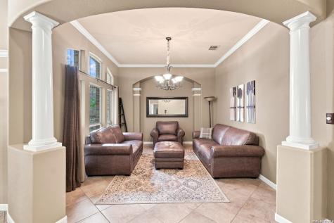 27 Great Wood Hollywood Park TX 78232