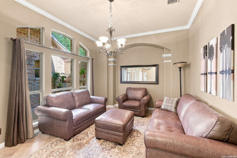 27 Great Wood Hollywood Park TX 78232