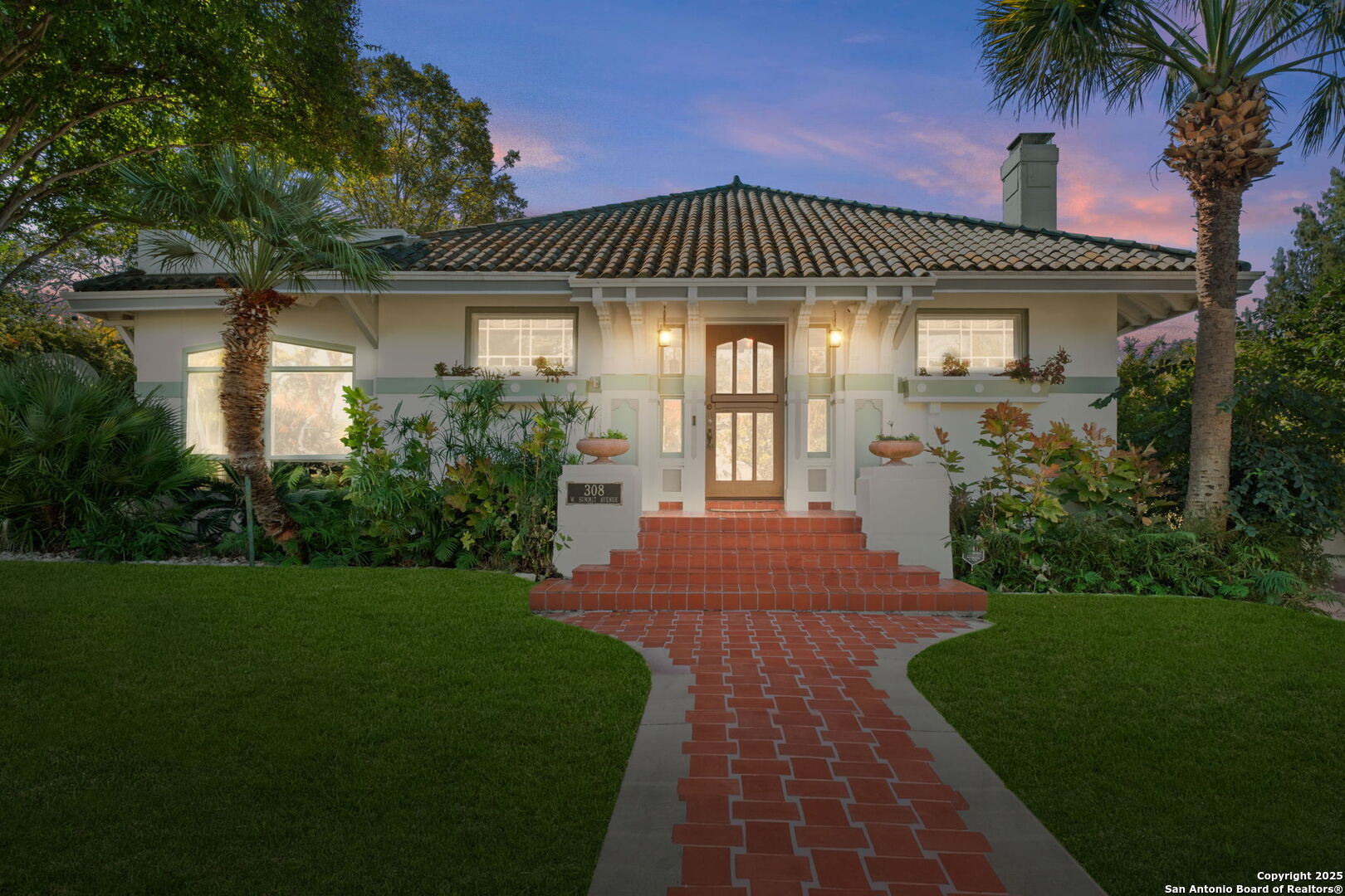 San Antonio TX, 308 W Summit Avenue