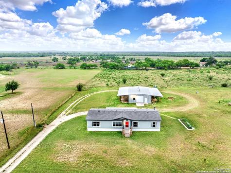 5991 Fm 1343 Devine TX 78016