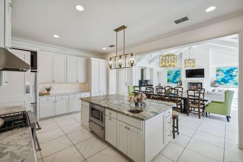 2319 Terminal Loop Mcqueeney TX 78123