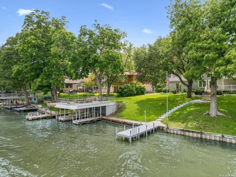 2319 Terminal Loop Mcqueeney TX 78123