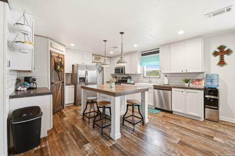 18622 County Road 5740 Castroville TX 78009