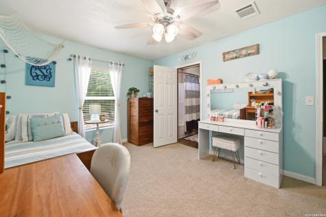 18622 County Road 5740 Castroville TX 78009