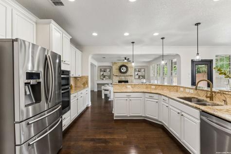 109 Rattlesnake Bluff Boerne TX 78006
