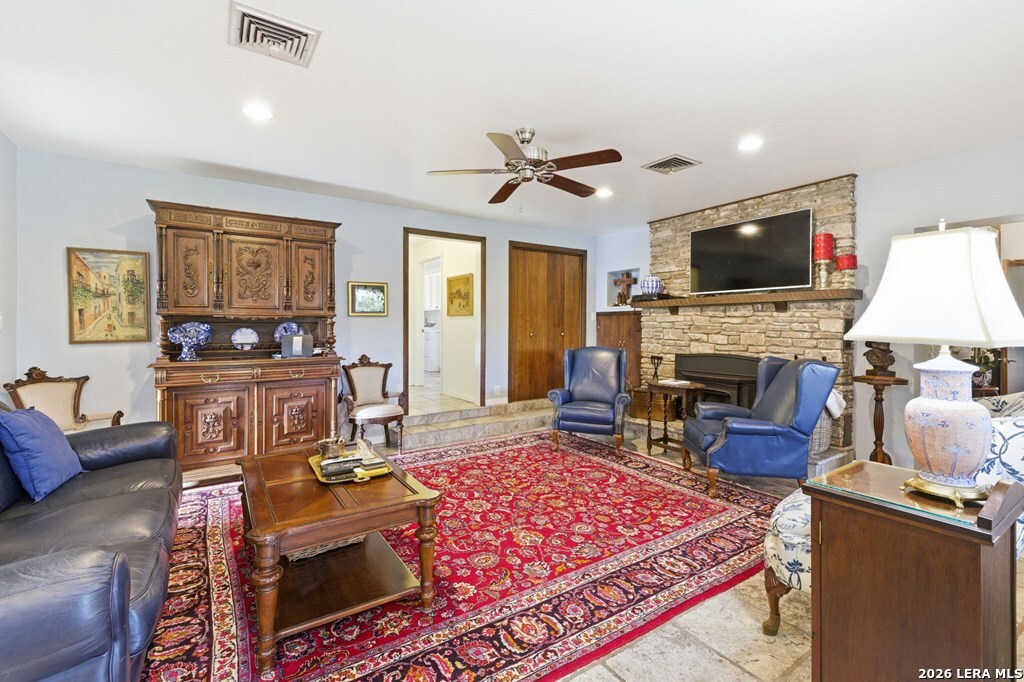 125 Mauk Road Ingram TX 78025