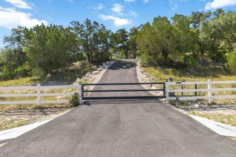 318 Remington Drive Bergheim TX 78004