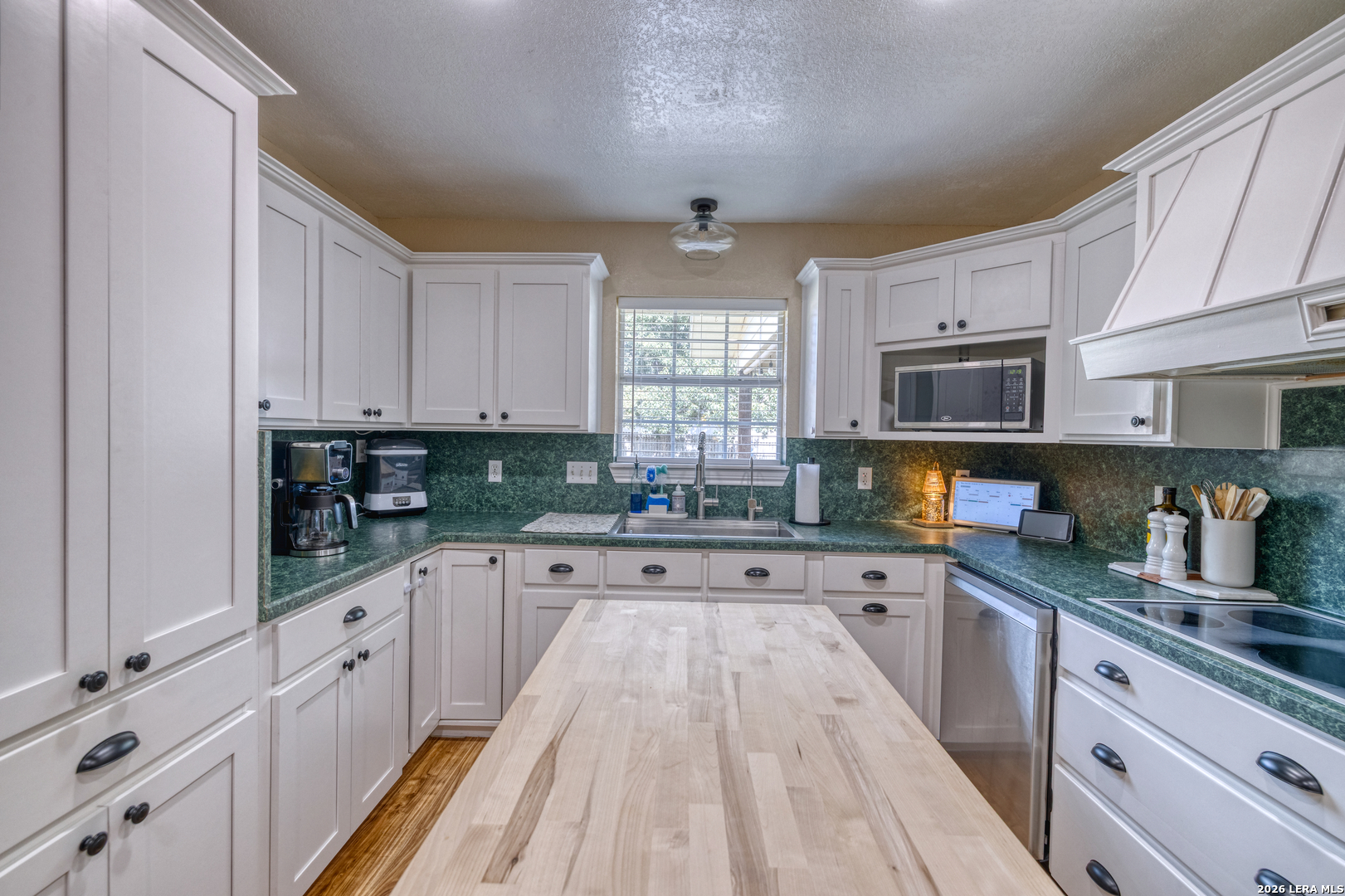 2130 Hackberry Drive Uvalde TX 78801