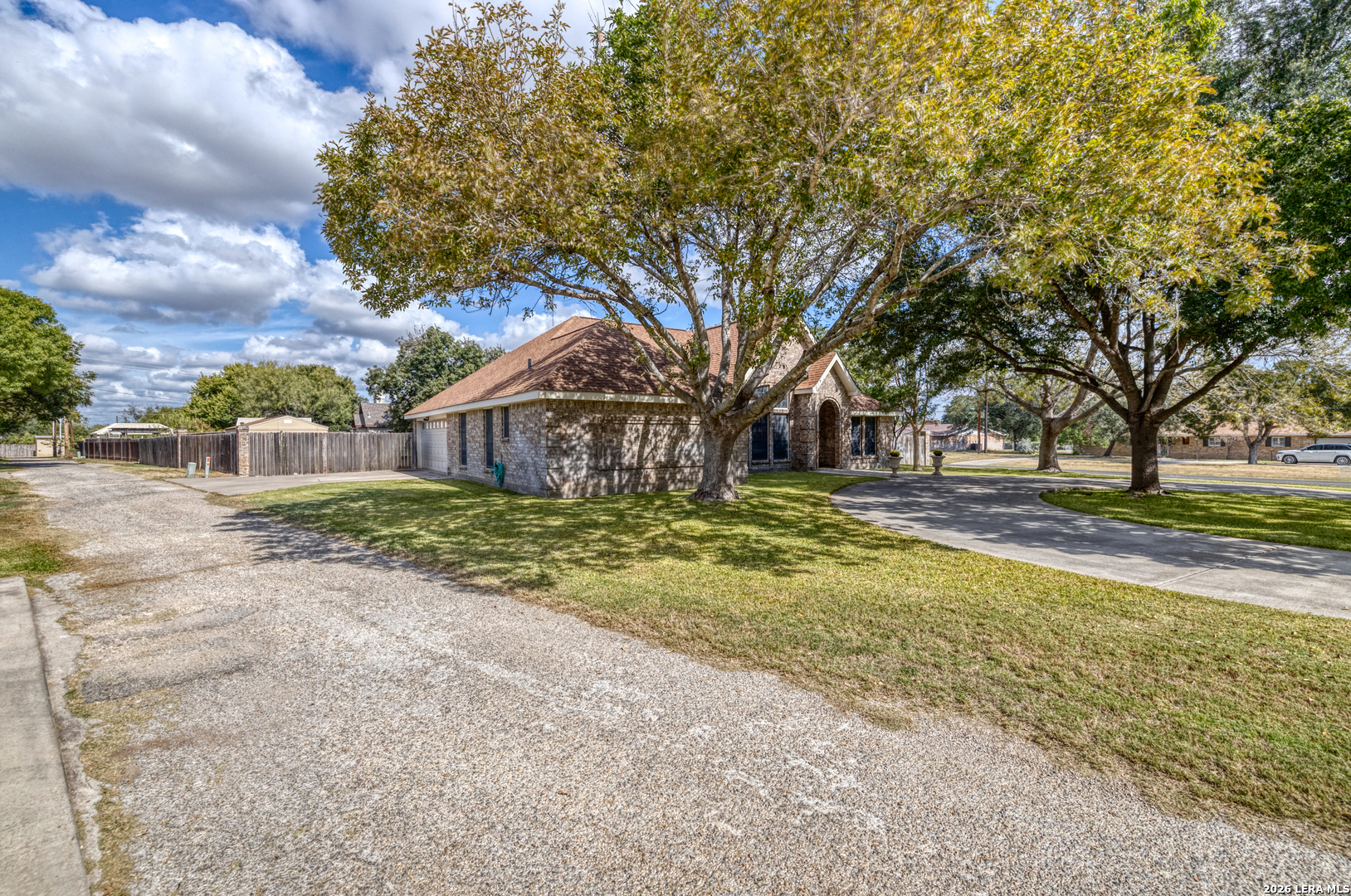 2130 Hackberry Drive Uvalde TX 78801
