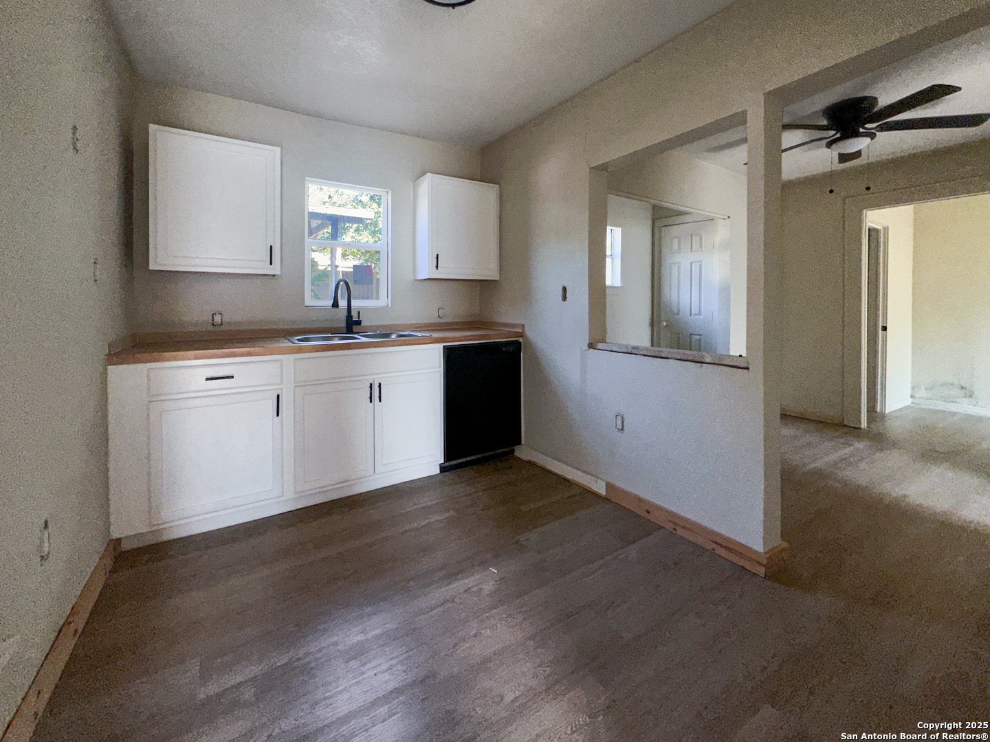 1225 Leal San Antonio TX 78207