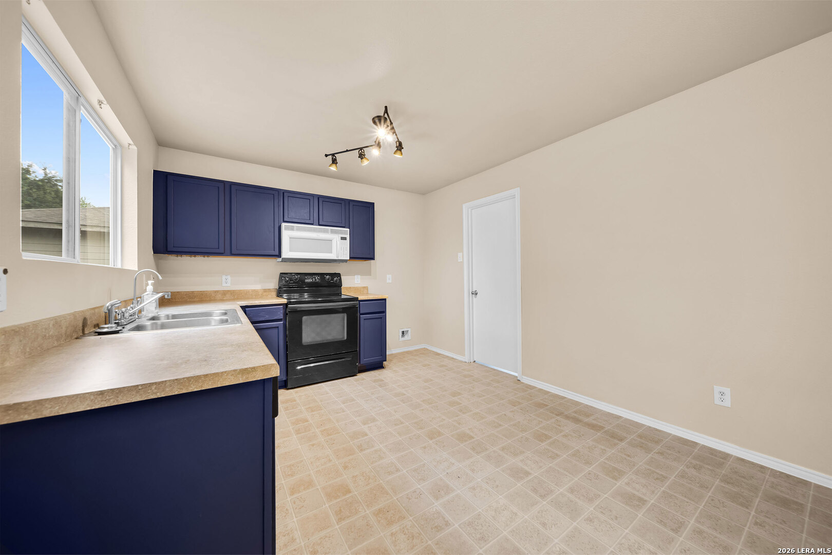 8103 Saratoga Knoll Selma TX 78154