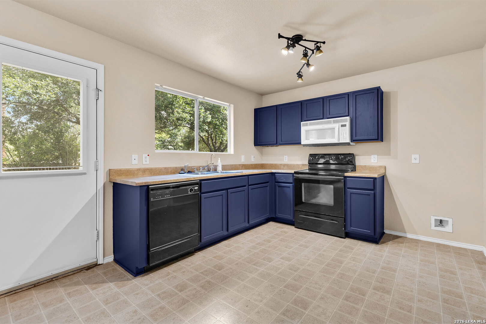 8103 Saratoga Knoll Selma TX 78154