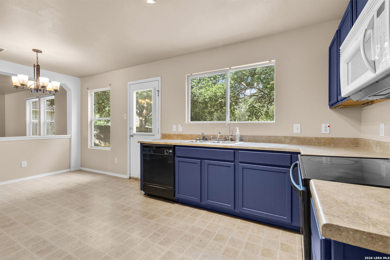 8103 Saratoga Knoll Selma TX 78154
