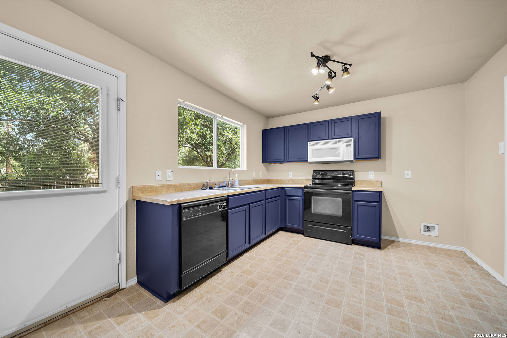 8103 Saratoga Knoll Selma TX 78154