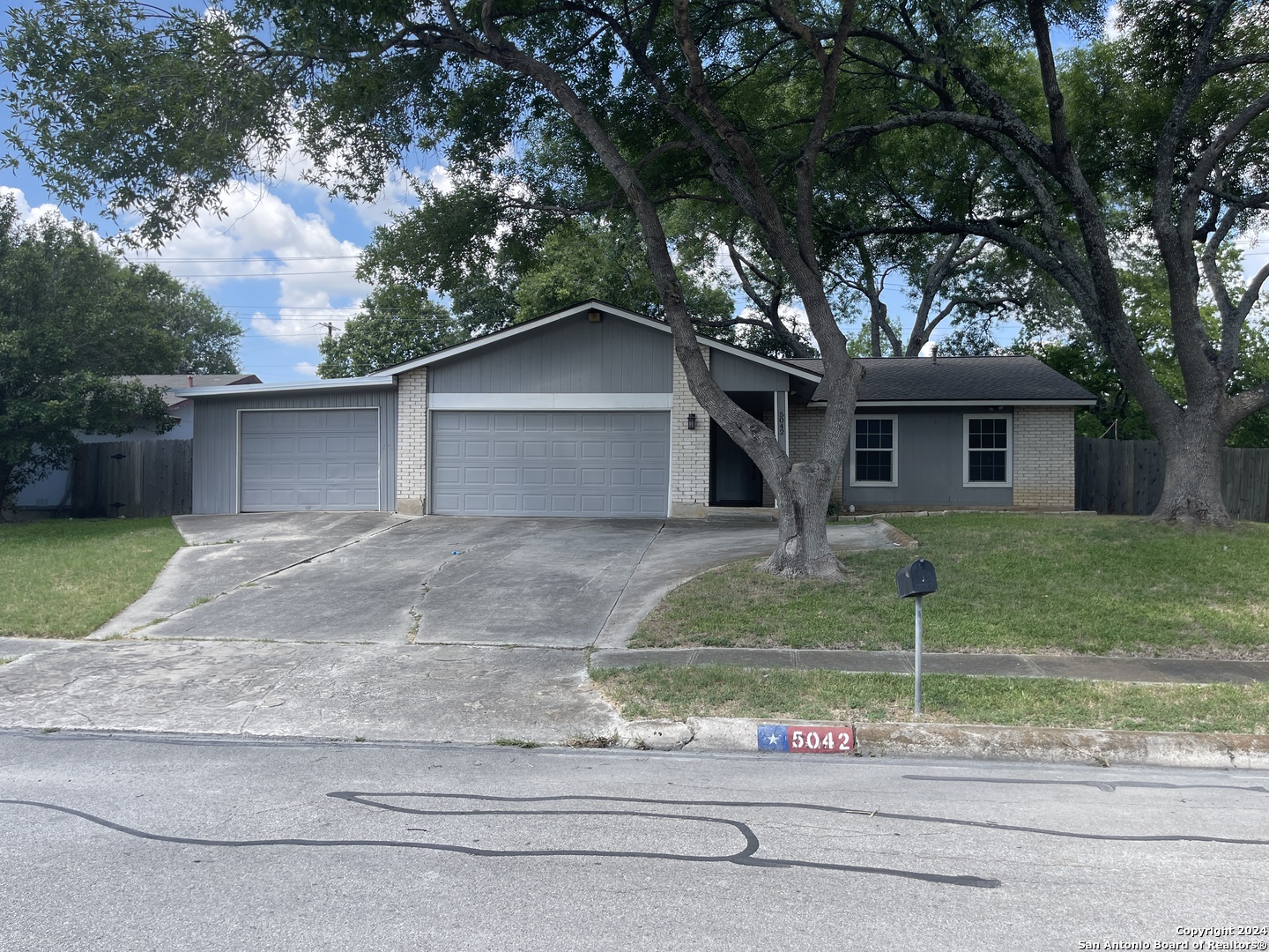 5042 Stockman Drive San Antonio TX 78247