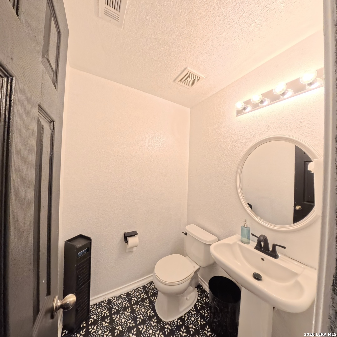 611 Sanderling San Antonio TX 78245