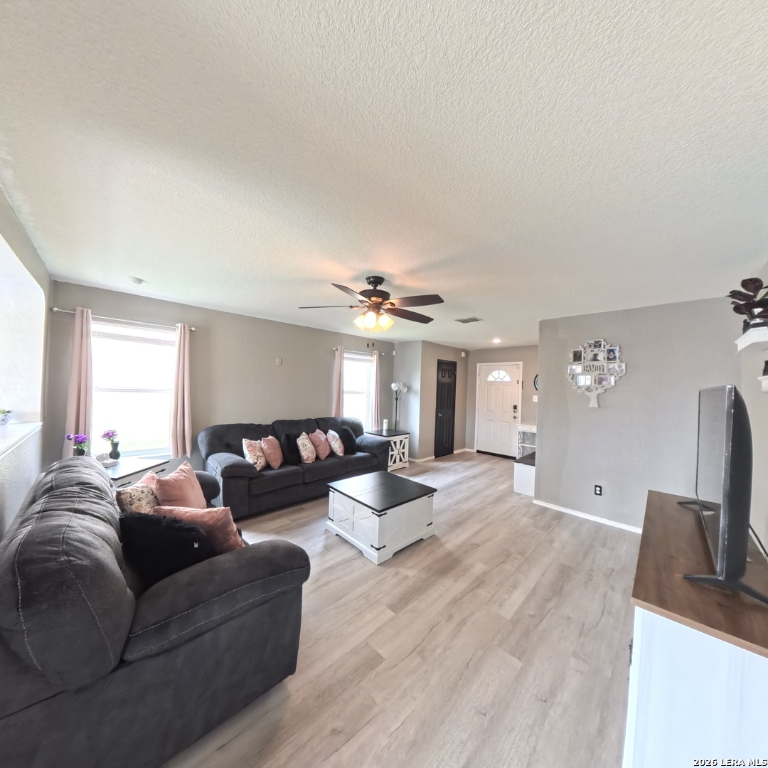 611 Sanderling San Antonio TX 78245
