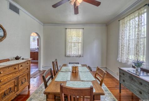 218 W Leona Street Uvalde TX 78801