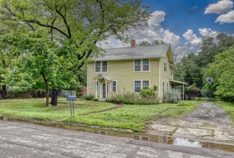 218 W Leona Street Uvalde TX 78801