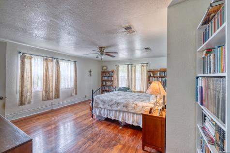 218 W Leona Street Uvalde TX 78801
