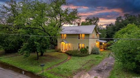 218 W Leona Street Uvalde TX 78801