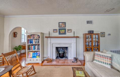 218 W Leona Street Uvalde TX 78801