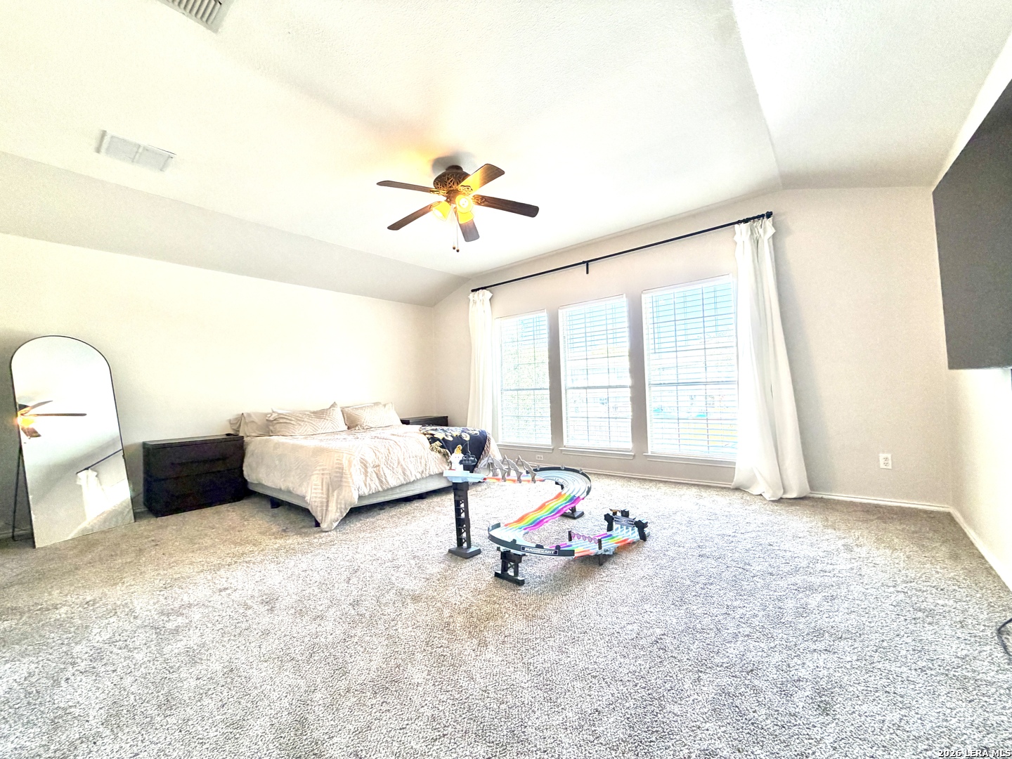 422 Abigail Converse TX 78109