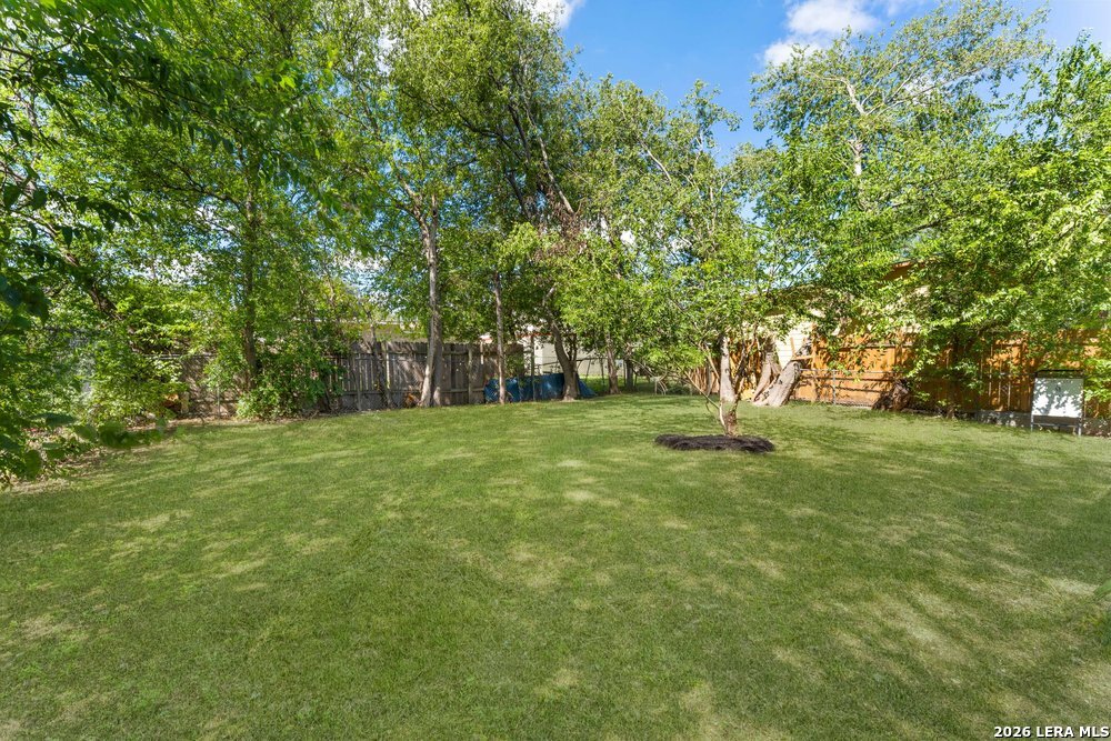 537 N San Gabriel San Antonio TX 78228